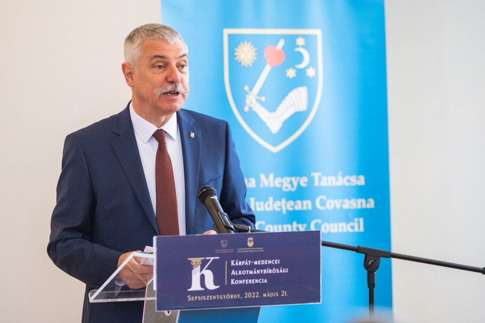 Az erdélyi magyarságnak fontos az alkotmányos rend